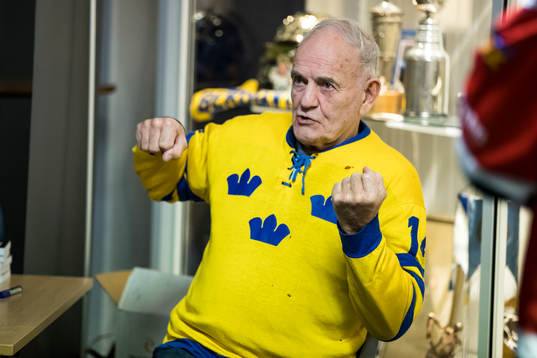 Ulf Sterner innan ishockeymatchen i SHL mellan Leksand och