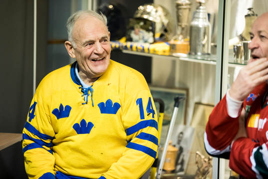 Ulf Sterner innan ishockeymatchen i SHL mellan Leksand och