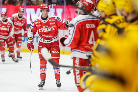 Timrås Viktor Lodin jublar