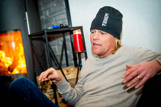 211209 Ryttaren Fredrik Jönsson i stallet