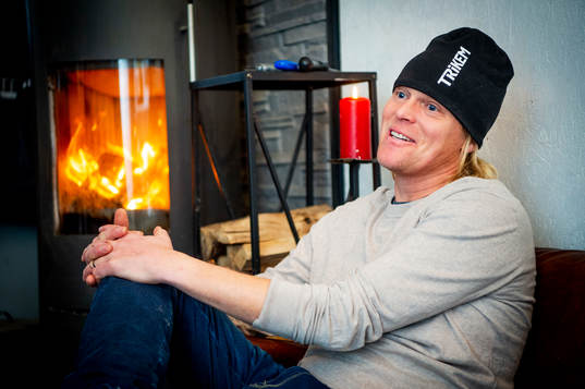 211209 Ryttaren Fredrik Jönsson i stallet