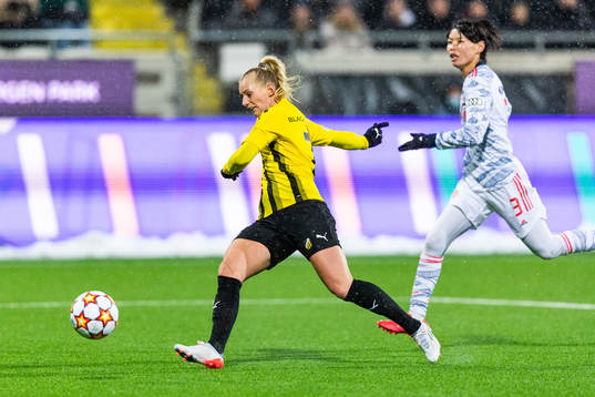 Bläddra bland fler bilder av Football, UEFA Women's Champions League, Häcken - Bayern München