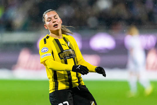 Johanna Rytting Kaneryd of Häcken looks dejected