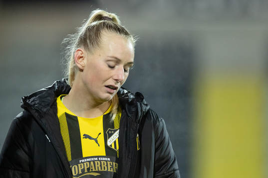 Stina Blackstenius of Häcken looks dejected