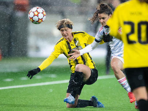 Luna Nörgaard Gevitz of Häcken and Jovana Damnjanovic of