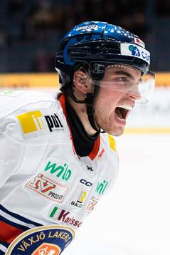 Växjös Glenn Gustafsson jublar
