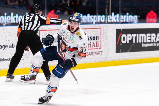 Växjös Glenn Gustafsson jublar