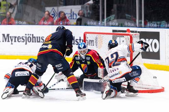 Växjös Tobias Rieder gör 2-2 bakom Djurgårdens målvakt