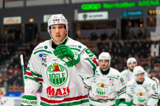 Rögles Adam Tambellini jublar