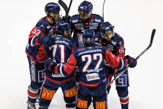Linköpings Markus Ljungh jublar med lagkamrater