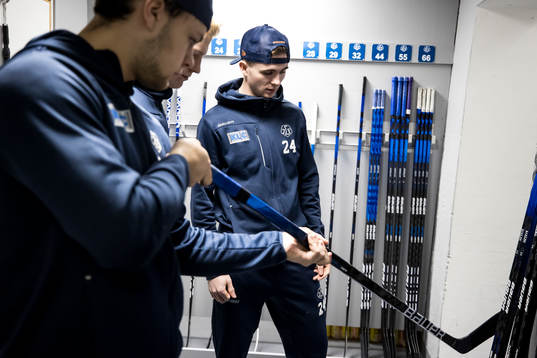 Leksands Isak Rosén innan ishockeymatchen i SHL mellan