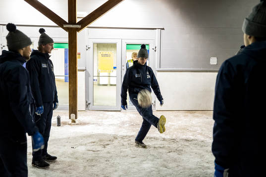 Leksands Isak Rosén innan ishockeymatchen i SHL mellan