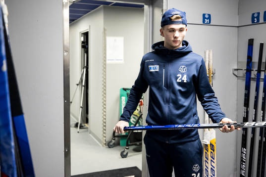 Leksands Isak Rosén innan ishockeymatchen i SHL mellan