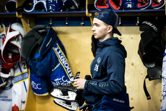 Leksands Isak Rosén innan ishockeymatchen i SHL mellan