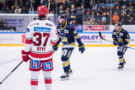 s Jesper Kokkonen jublar