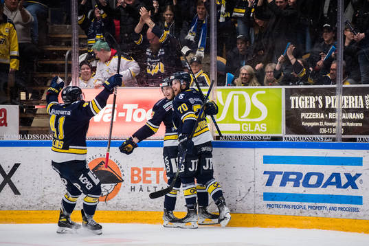 s Chad Billins, Jonathan Davidsson 0ch Marcus Davidsson