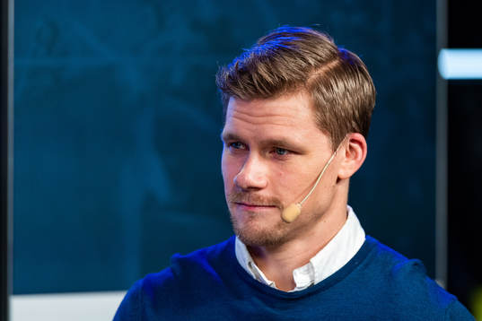 s Simon Önerud