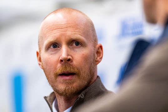 s assisterande tränare TobiasThermell