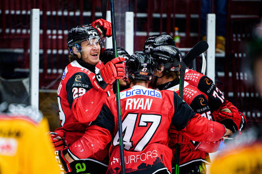 Malmö Redhawks Eric Engstrand jublar