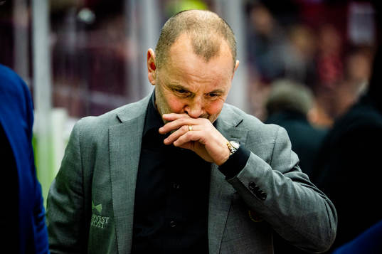 Luleås tränare Thomas Berglund deppar