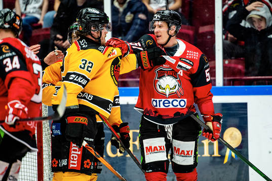 Luleås Oscar Engsund i bråk med Malmö Redhawks Emil