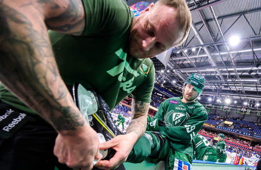 Färjestads Linus Johansson får nya skenor av