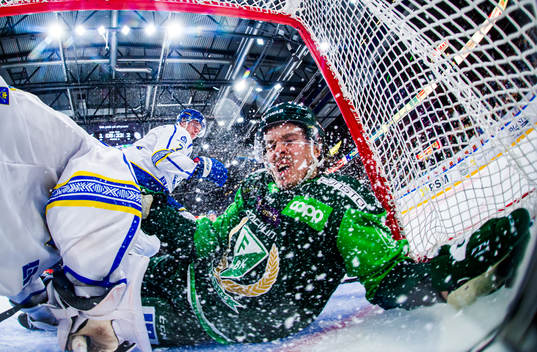 Leksands målvakt Kasimir Kaskisuo och Färjestads Joakim