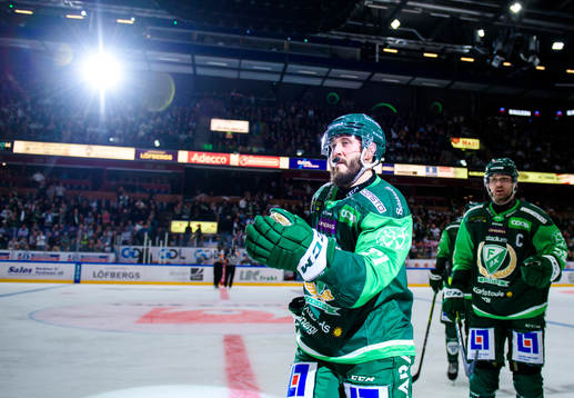 Färjestads Jesse Virtanen jublar