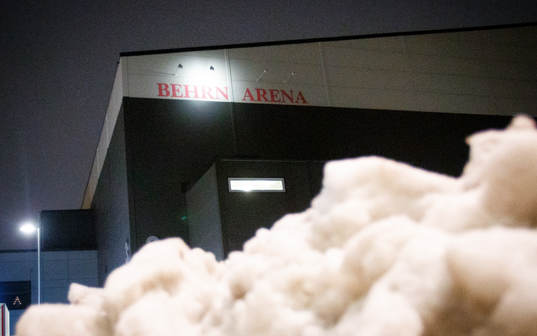 Snö utanför Behrn Arena