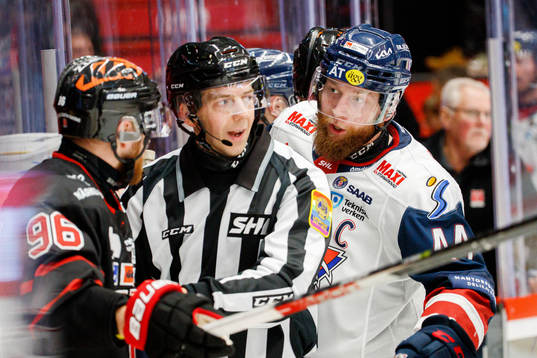 Örebros Robin Kovacs och Linköpings Jonas Junland