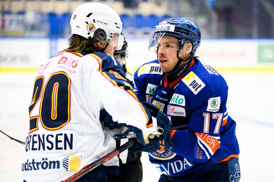 Djurgårdens Marcus Sörensen och Växjös Emil Forslund