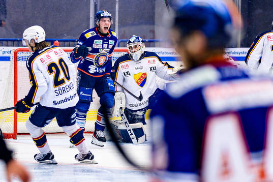 Växjös Glenn Gustafsson jublar