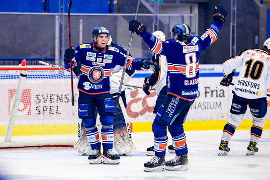 Växjös Glenn Gustafsson jublar