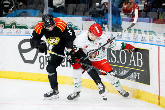 Brynäs Oscar Eklind och Frölundas Linus Nässén