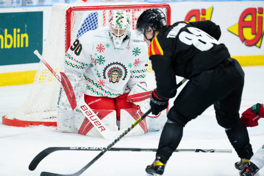 Frölundas målvakt Matthew Tomkins och Brynäs Dmytro