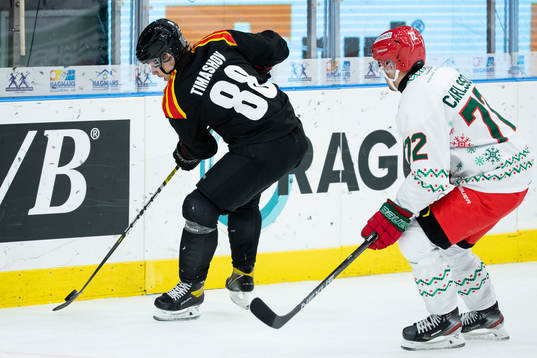 Brynäs Dmytro Timashov och Frölundas Patrik Carlsson