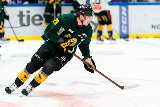 Skellefteås Albin Sundsvik med Malås tröja