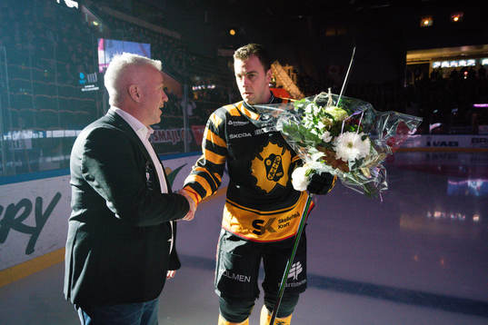 Skellefteås Joakim Lindström prisas för 300 assist i SHL