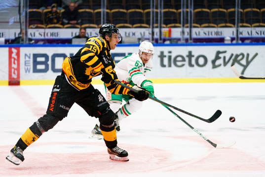 Skellefteås Filip Roos och Rögles Leon Bristedt