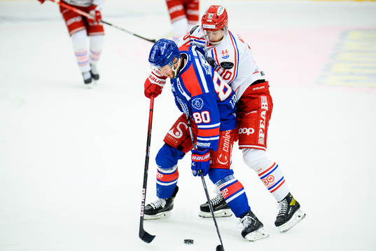 Oskarshamns Tomas Zohorna och Timrås Robin Alvarez