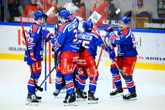 Oskarshamns Patrik Karlkvist jublar