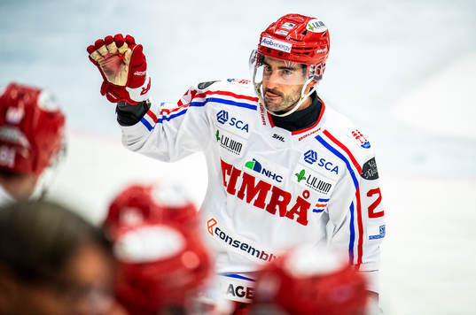 Timrås Joey LaLeggia jublar