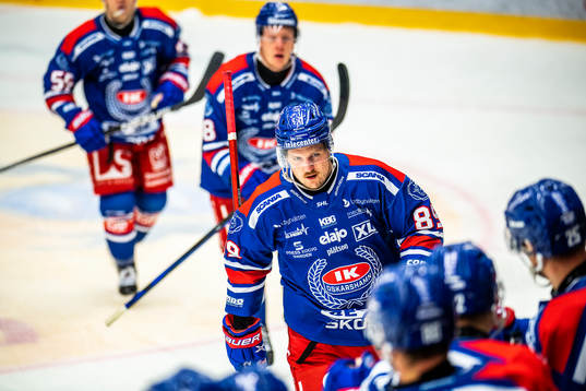 Oskarshamns Patrik Karlqvist jublar