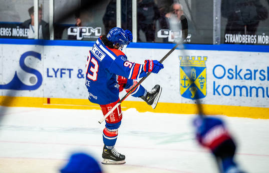Oskarshamns Cameron Brace jublar