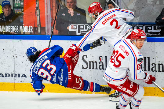 Oskarshamns Cameron Brace  och Timrås Per Svensson samt