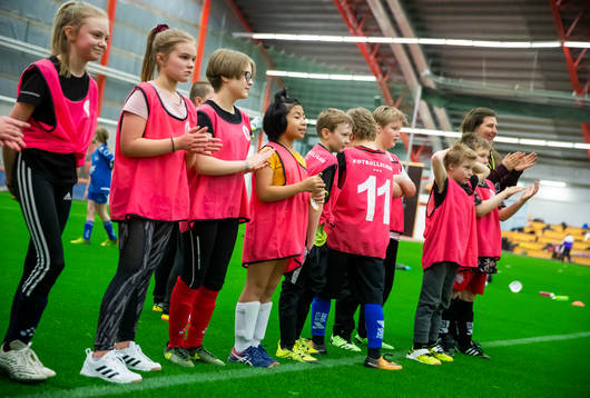 Karesuandos spelare tackar för matchen