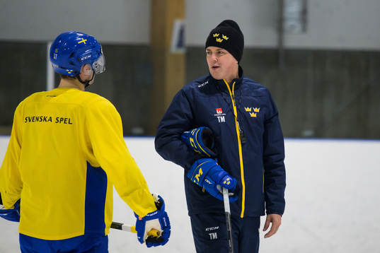 William Eklund and head coach Tomas Montén of the Swedish
