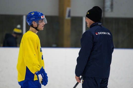 William Eklund and head coach Tomas Montén of the Swedish