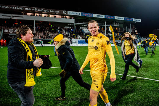 Marius Lode of Bodø/Glimt celebrates winning the league