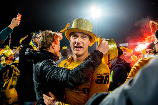 Erik Botheim of Bodø/Glimt celebrates winning the league
